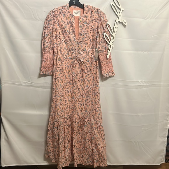 HYACINTH HOUSE

Light Pink Floral Lucille Maxi Dress - Picture 7 of 12